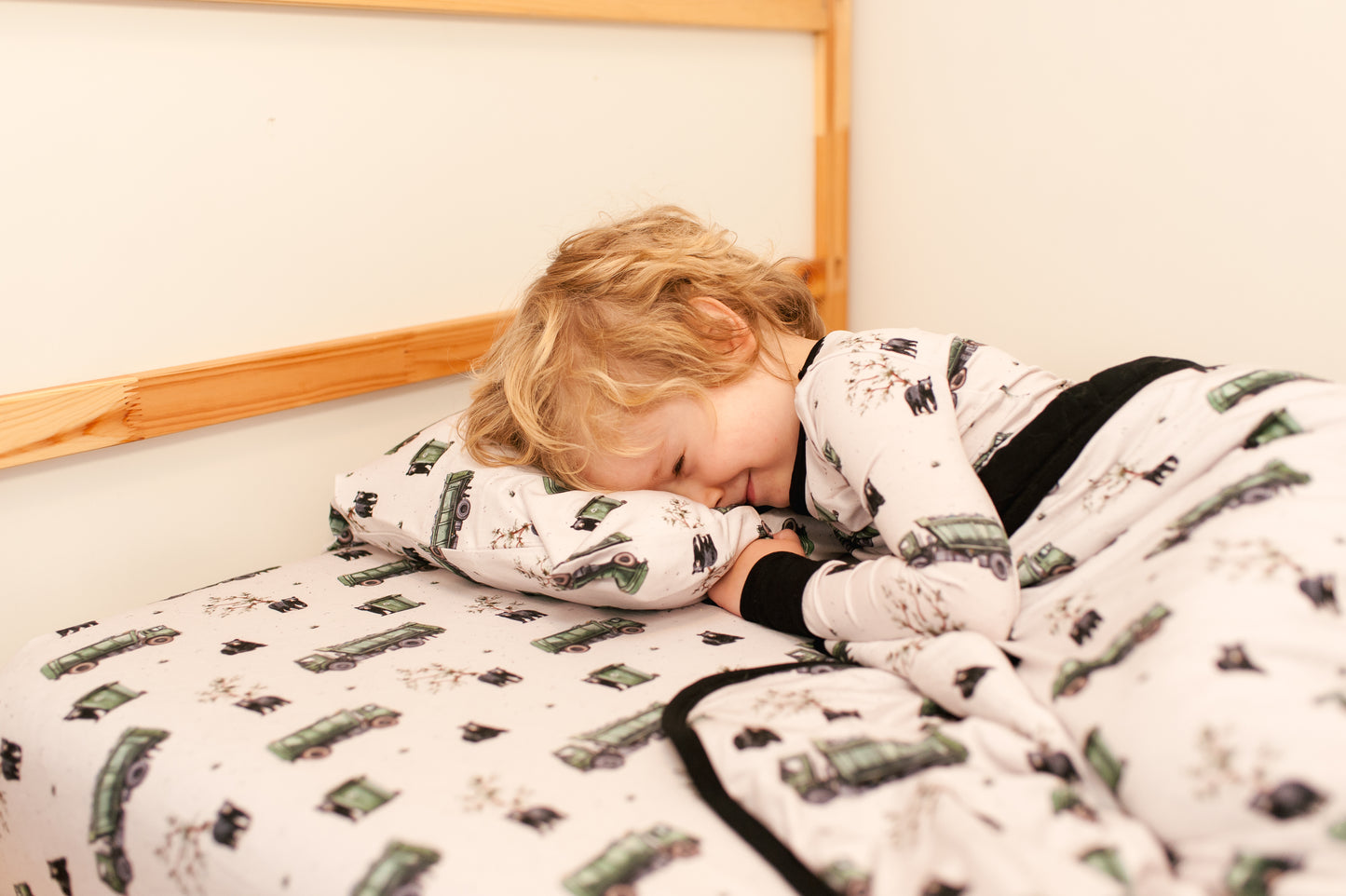 Twin Fitted Sheet - Trash Trucks